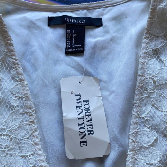 Lace romper - Picture 3 of 4